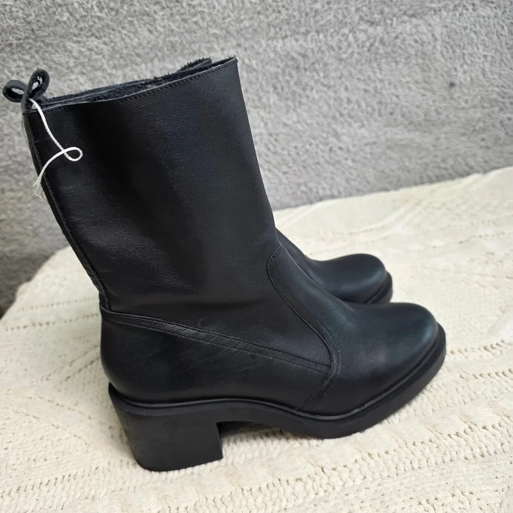 André Assous Black Soft Leather Chunky Heel High Ankle Boots Size 8M Booties NEW